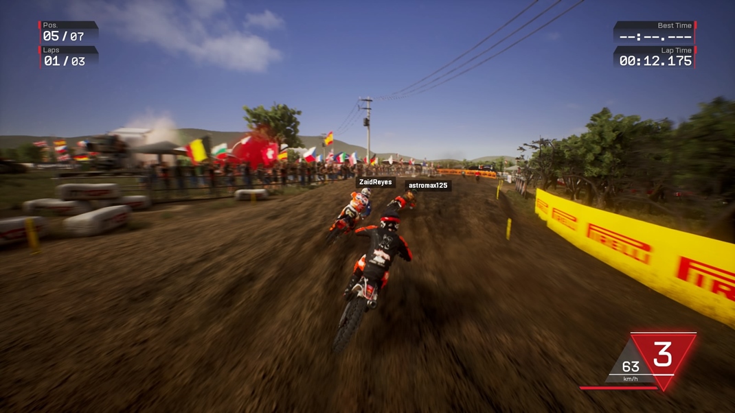 MXGP 3 - The Official Motocross Videogame Do multiplayeru sa nm podarilo pozrie len prkrt, vo svete MXGP 3 je mtvo.