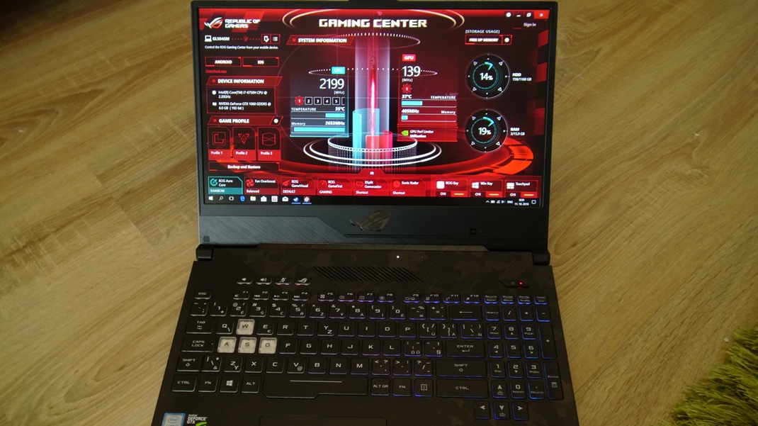 Asus ROG Strix Scar - GL504G Asus Gaming Center vm umon nastavi prakticky vetko v notebooku, od podsvietenia, cez farebnos displeja, a po zvuk a ventilciu.
