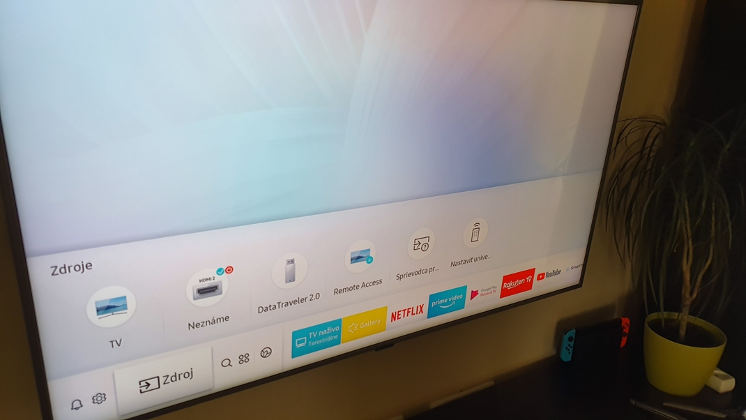 Samsung QLED 55'' Q60 TV  tandardn Samsung menu je kvalitn a rchle. Pribudol naprklad Remote Access