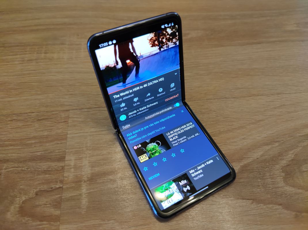 Samsung Galaxy Flip Z Mobil si mete posadi a sledova naprklad vide.
