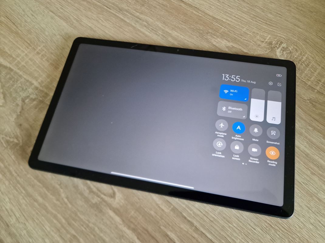 Xiaomi Redmi Pad Neakajte vek pravy pre tablet.