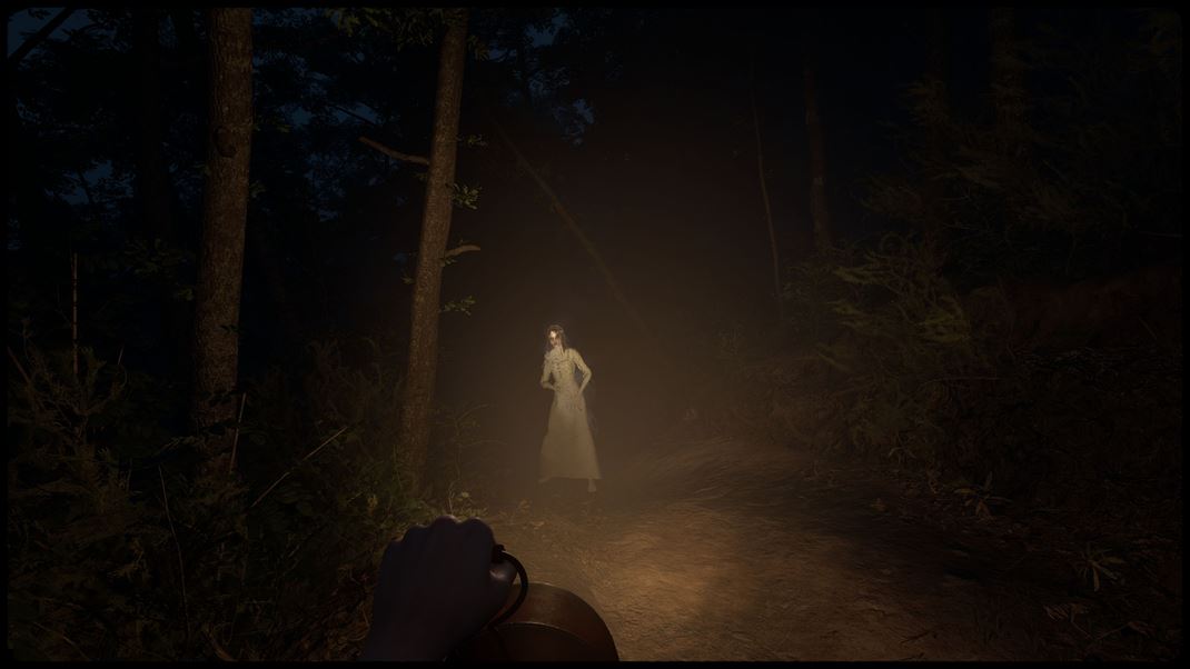 Martha is Dead Sama v noci v lese...