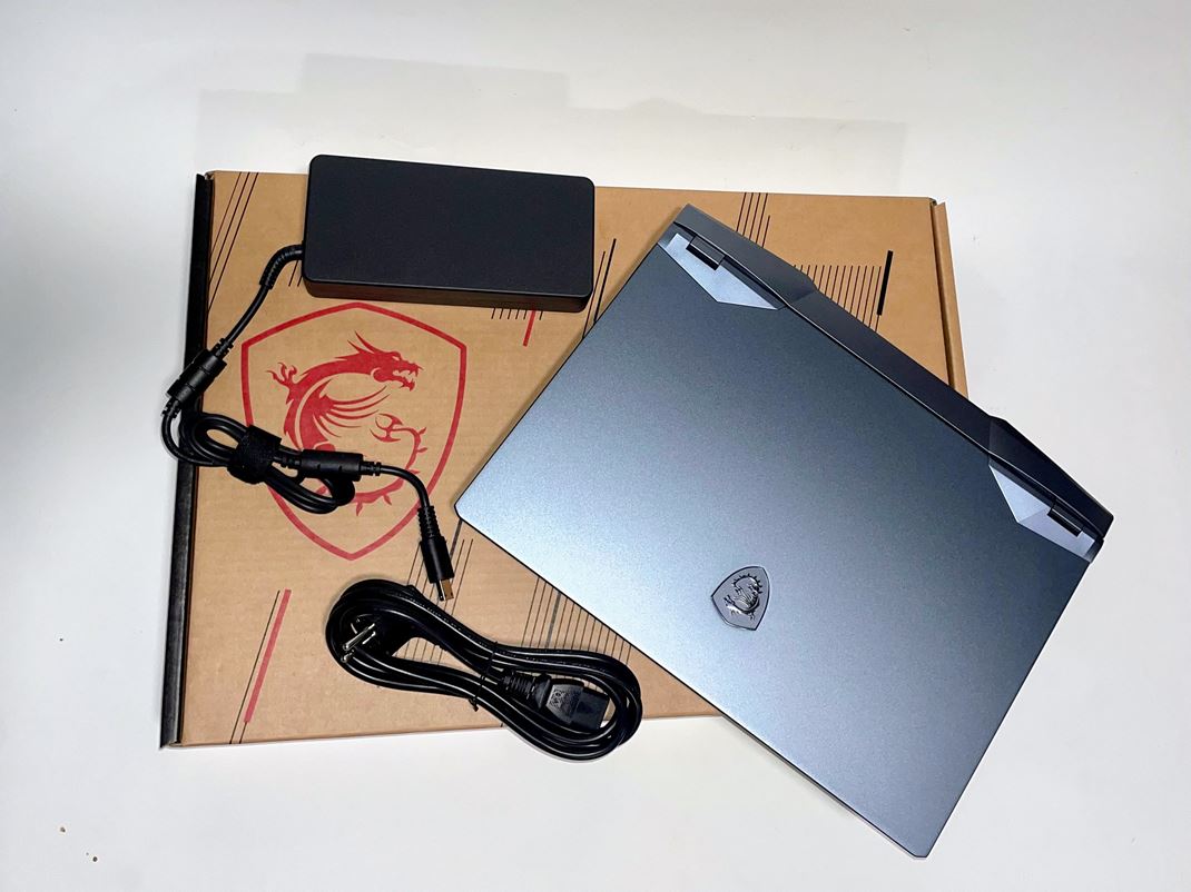 MSI RAIDER GE66 Notebook je vo vyhotoven Titanium Blue.