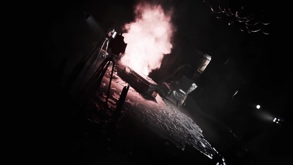 Layers of Fear 2 pokračuje v duševnom mučení a tentoraz sa poplaví