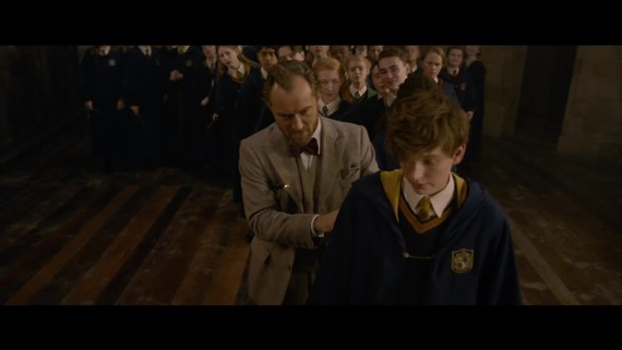 Fantastic Beasts: The Crimes of Grindelwald - filmov trailer zo SDCC