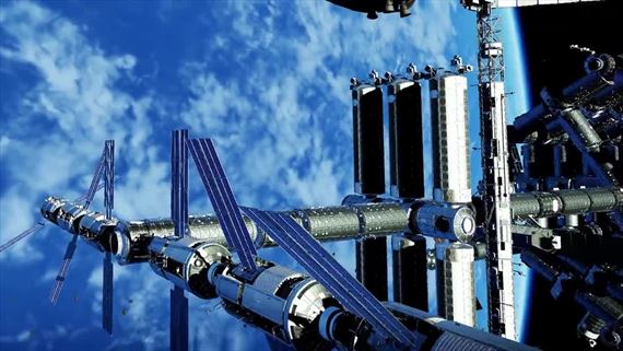 Space Thunder opa bojisk na zemi a let do kozmu