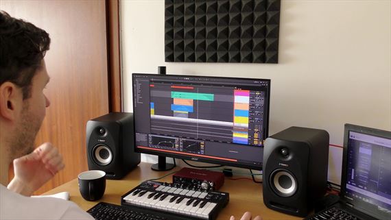 Autori homeless survivalu Hobo: Tough Life ukazuj, ako sa prerbaj zvuky v hre