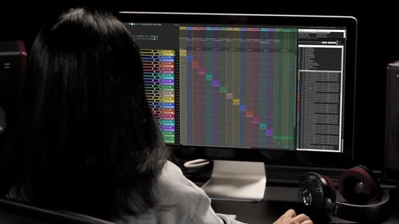 Strata sa prezentuje ako prv� zvukov� kni�nica s  ready-to-edit  multitrack form�tom