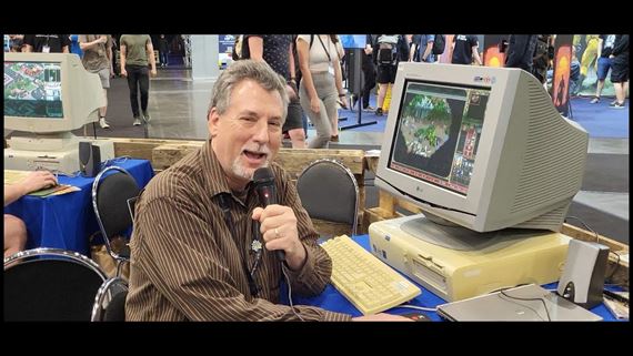 David Mullich pozdravuje Sector�kov