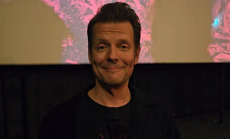 Sam Lake pozdravuje �itate�ov Sector.sk