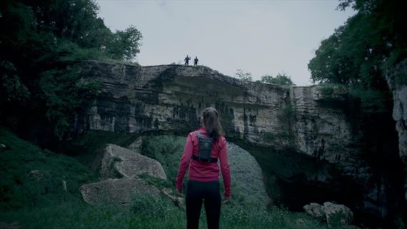 The Run je interaktívny filmový príbeh, kde budete rozhodovať o osude bežkyne
