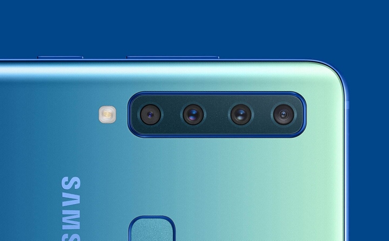Samsung predstavil Galaxy A9, prv mobil so tyrmi zadnmi kamerami