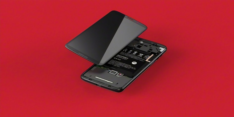 Motorola predstavila Moto Z3 mobil a aj 5G mod, ktor ako prv ponkne 5G pripojenie