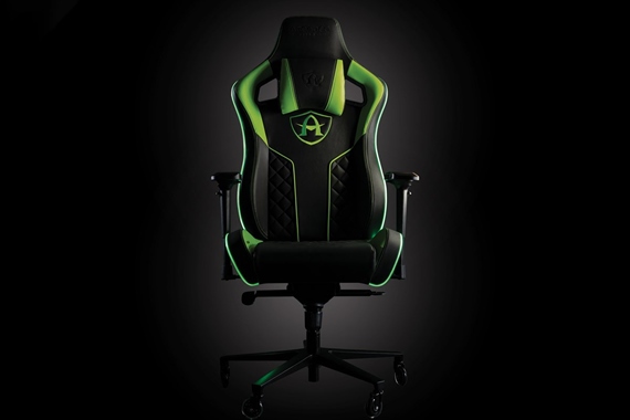 Chcete hern kreslo so sptnou odozvou? Arcadeo Gaming Chair je tu pre vs