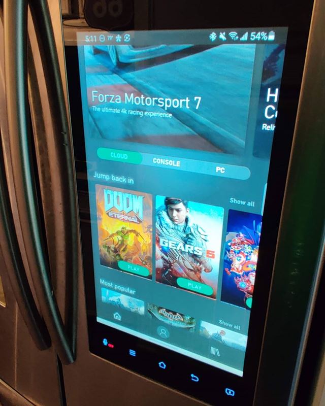 Doom Eternal funguje aj na Samsung chladnike  