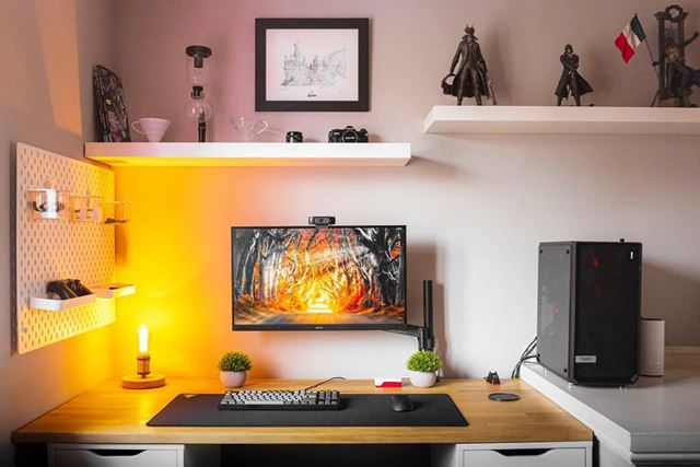 Halloweenska vzdoba ide aj u hrov 