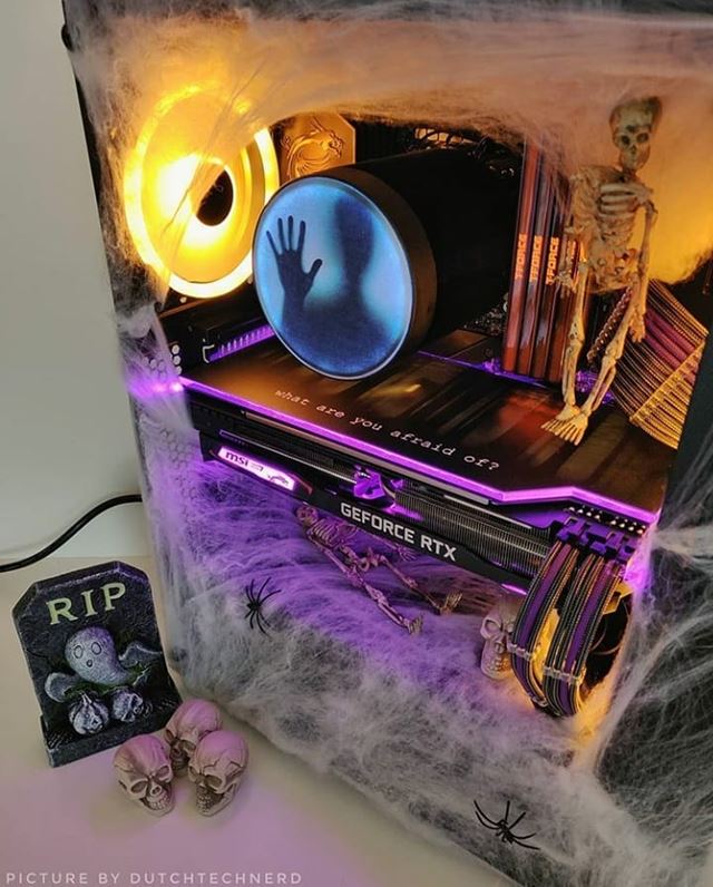 Halloweenska vzdoba ide aj u hrov 