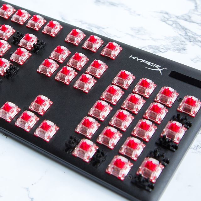 Halloweenska vzdoba ide aj u hrov 