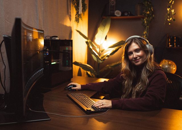 Halloweenska vzdoba ide aj u hrov 