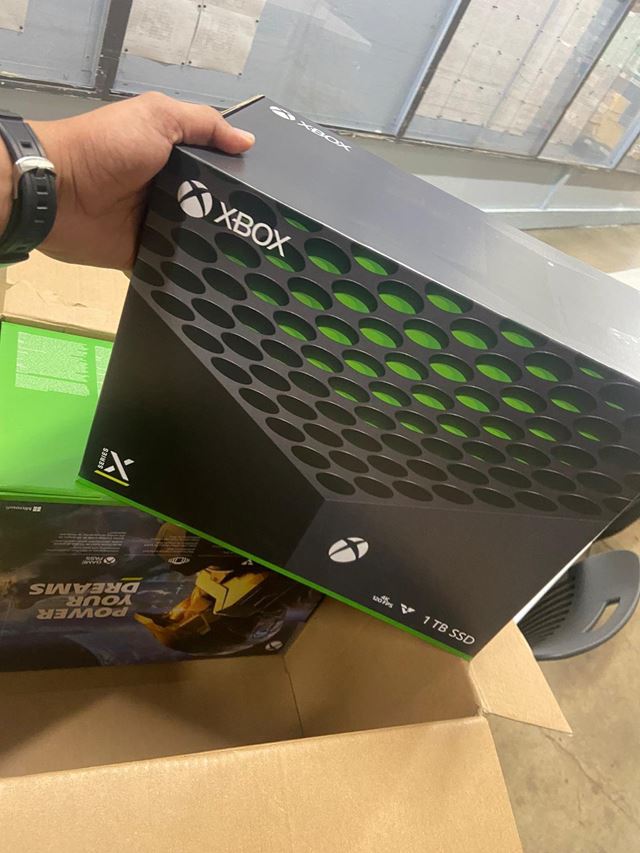 Xbox Series X a S konzoly s� u� aj v obchodoch 
