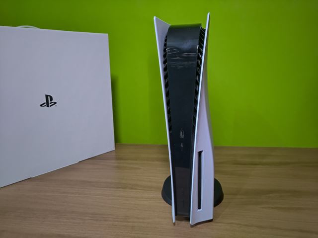 PS5 dorazila k n�m do redakcie 