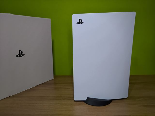 PS5 dorazila k n�m do redakcie 