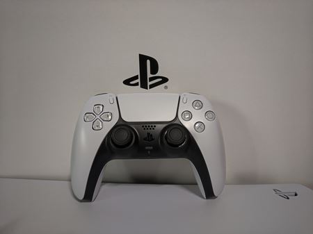 PS5 dorazila k nm do redakcie  