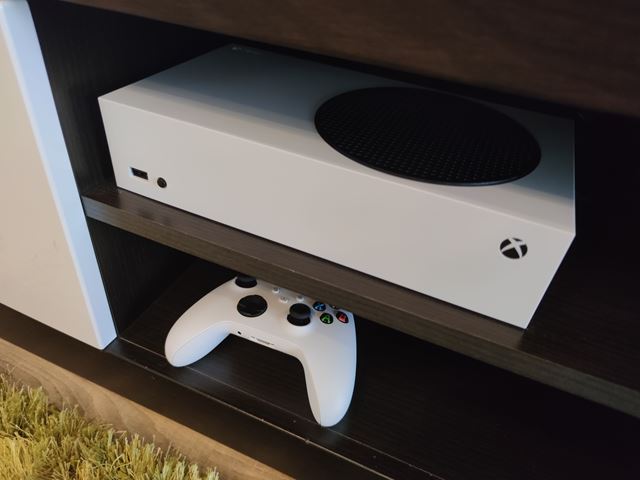 Rozbalili sme Xbox Series S 