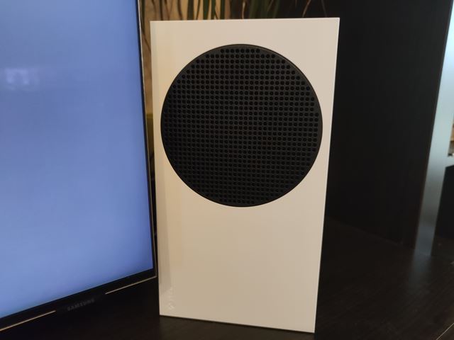 Rozbalili sme Xbox Series S 