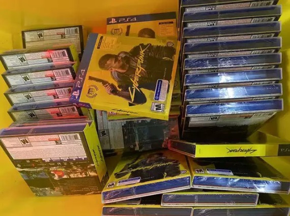 Zd� sa, �e retail k�pie Cyberpunku 2077 s� u� na skladoch