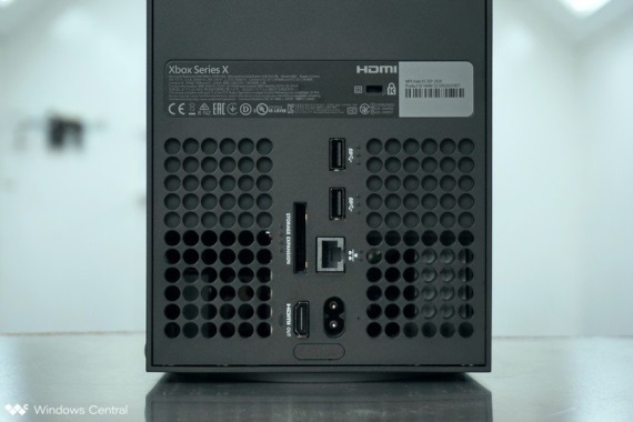 Máte problém s Xbox Series X alebo Series S? Vidíte chyby grafiky, vrčí, vypína sa?