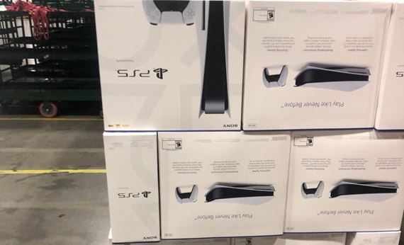 PS5 konzoly u cestuj na sklady