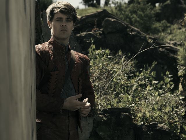 Nov� z�bery z druhej s�rie Witcher seri�lu pribli�uj� barda, video ukazuje mon�tr� 