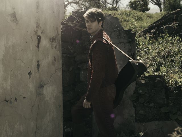 Nov� z�bery z druhej s�rie Witcher seri�lu pribli�uj� barda, video ukazuje mon�tr� 