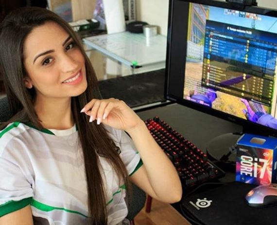 Bývala profesionálna hráčka Counter Strike dostala za podvod 116-ročný trest