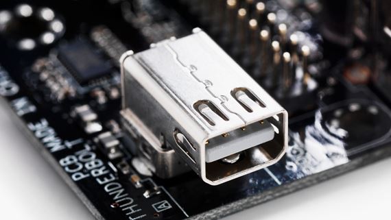 Thunderbolt port má bezpečnostnú chybu