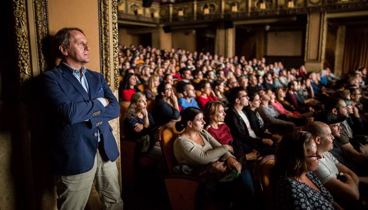 tt nem vlastni kin, nem organizova festivaly, ani plati distribun spolonosti