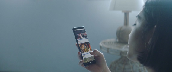 Predaje Sony mobilov znovu klesli o polovicu