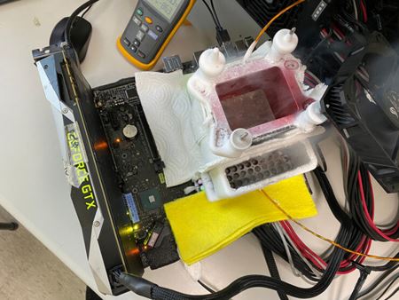 Intel i9 10900k bol pretaktovan na 7.7GHz, dosiahol svetov rekord  