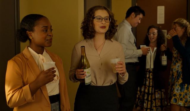 Uverite�n� postavy, prekon�vanie rasov�ch stereotypov - seri�l Never Have I Ever 