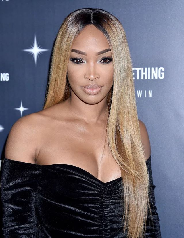 Kto si vymenil tv�r? 