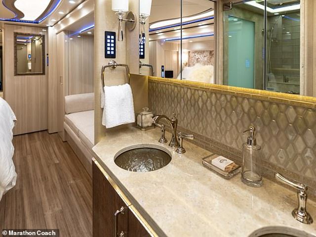 Justin a Hailey kempuj� 