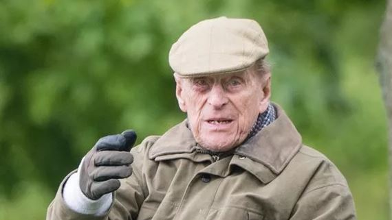 Princ Philip je pod�a kon�pir�torov m�tvy