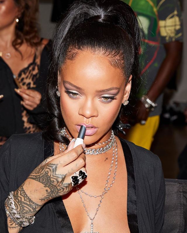 �o rob� Rihanna? 