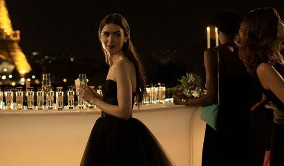 Romantick� seri�l s Lily Collins na jese� na Netflixe