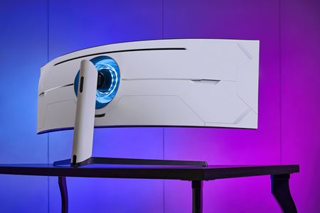 Samsung zaal predva masvny zakriven Odyssey G9 monitor s 240 Hz refreshom  