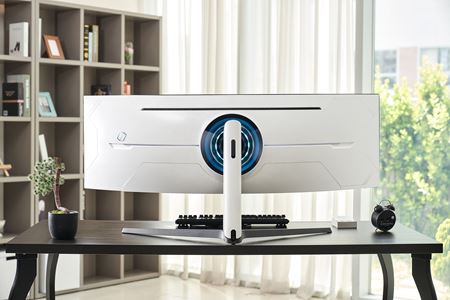 Samsung zaal predva masvny zakriven Odyssey G9 monitor s 240 Hz refreshom  