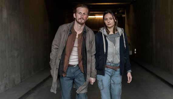 Virtuálny panel seriálu Živí mŕtvi: Počiatok konca. Moderoval Chris Hardwick