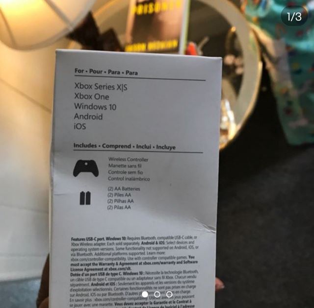 Obal bieleho gamepadu prve prezradil nzov druhej Xbox konzoly - Xbox Series S 