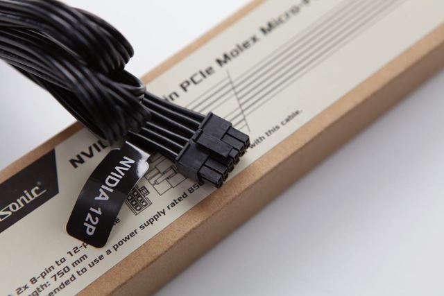 Bli��� poh�ad na nov� 12-pin konektor Nvidie 